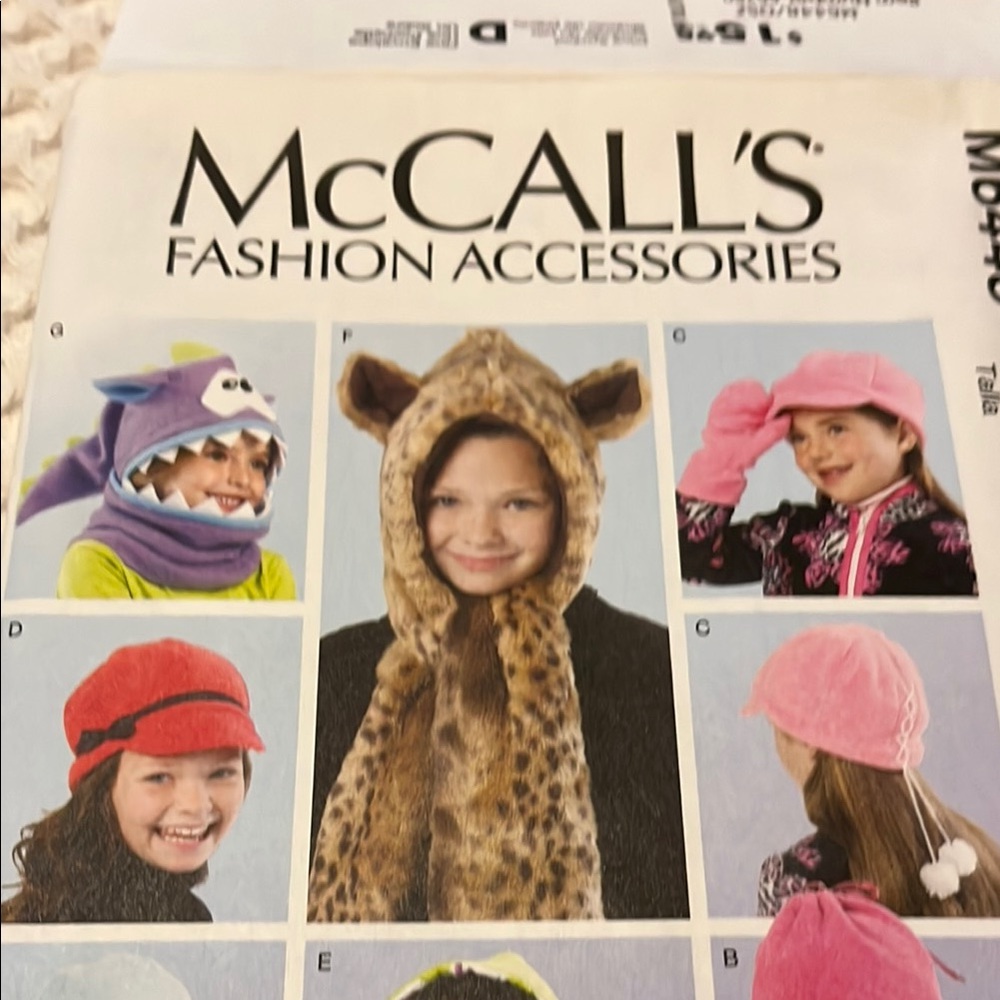 McCall's Fashion Accessories Pattern - Picture 2 of 6
